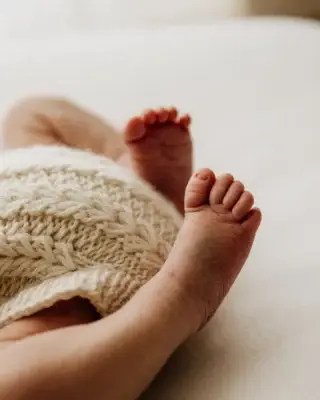 The little details fade faster than we think. If you’ve been waiting to book a newborn session, this is your sign to do it now – before these fleeting moments are gone. Your future self will thank you for the memories you can hold onto.

#newbornphotographeruk #timelessphotography #newbornphotoshoot #capturethemoment #motherhoodphotography #preciousmemories #bookyourphotoshoot #babyphotography #documentingmotherhood #babygrowsfast #kateelizabethstudio